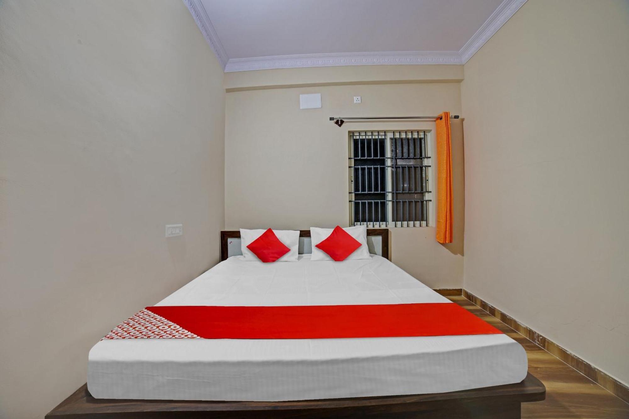 Spot On 81074 Sk Lodge Bangalore Bagian luar foto