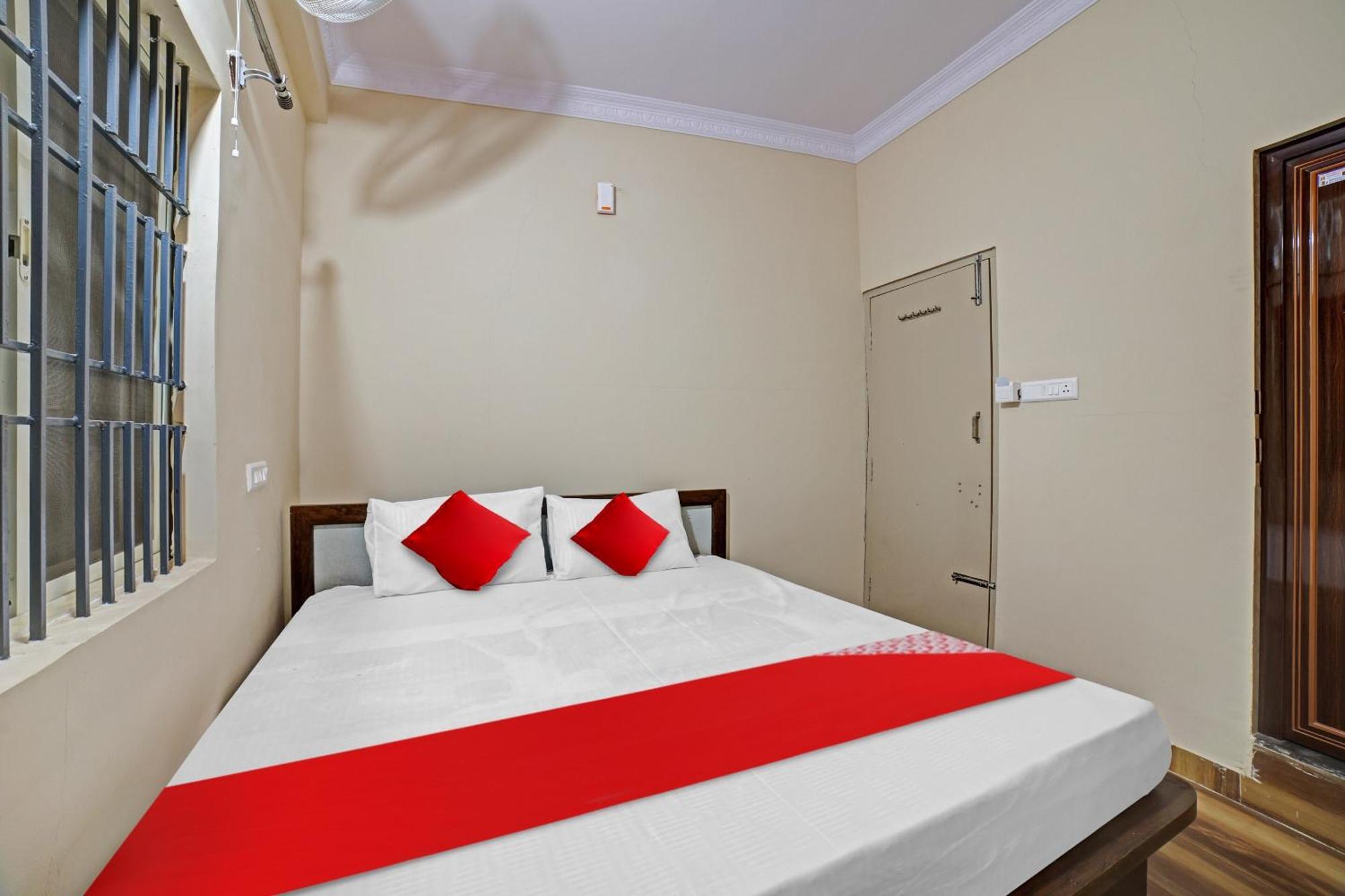 Spot On 81074 Sk Lodge Bangalore Bagian luar foto