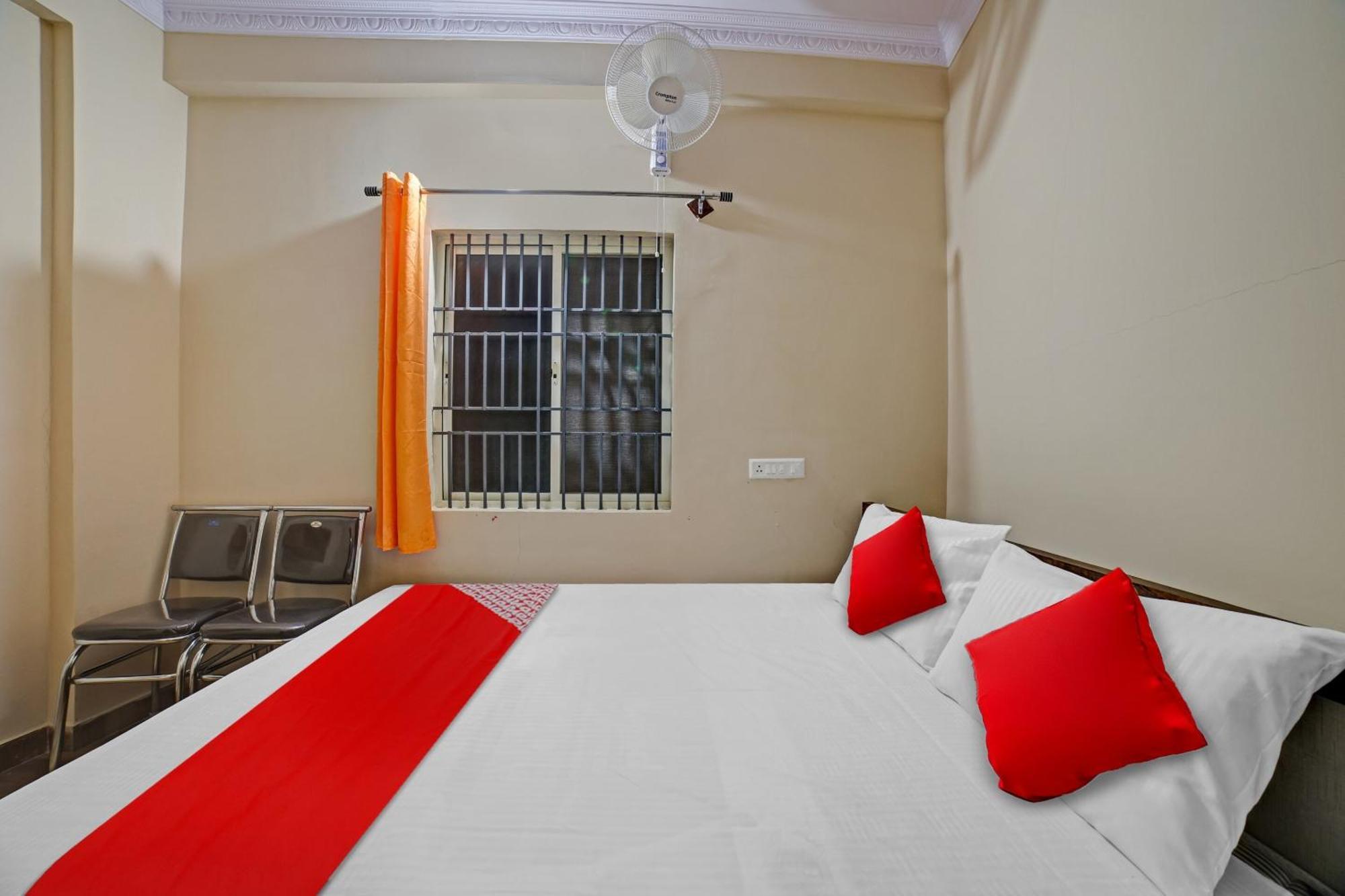 Spot On 81074 Sk Lodge Bangalore Bagian luar foto