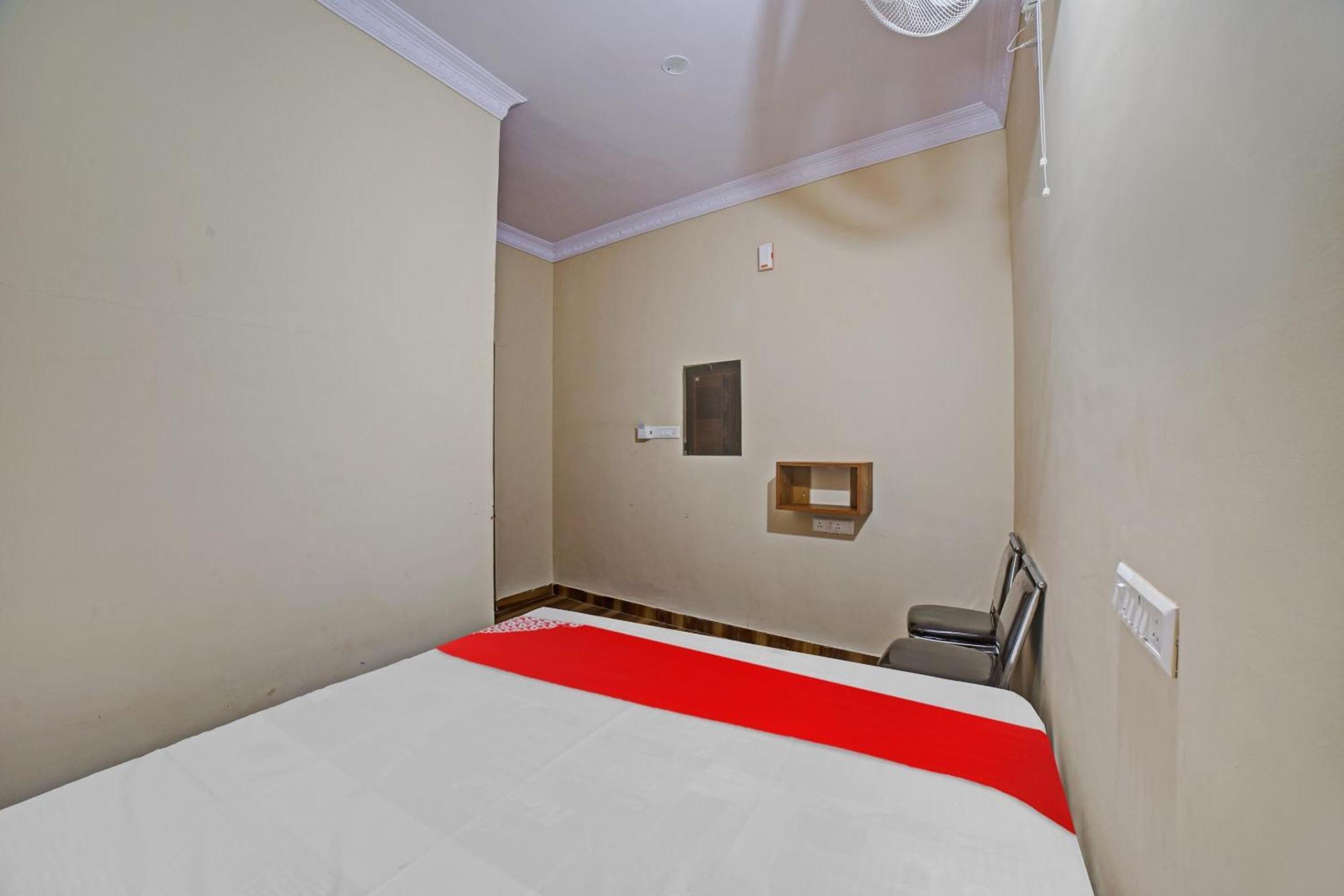 Spot On 81074 Sk Lodge Bangalore Bagian luar foto